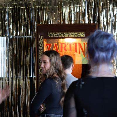 people in line for Zartini